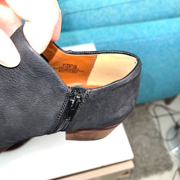 Lucky Brand Leather Booties Womens Size 7.5 Inside Zipper Manmade Sole Black - Picture 8 of 10